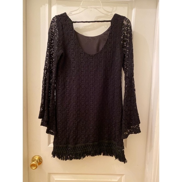 Fall FAVORITE 🍁🧡☕️ FOREVER 21 Black Lace/Crochet Fringe Bell Sleeve Dress - Picture 6 of 9